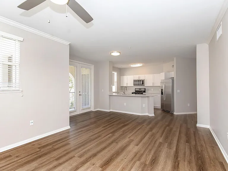 Vista Imperio Apartments — Photo 27