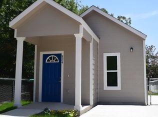824 S San Eduardo Ave, San Antonio, TX 78237