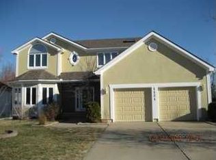 1121 SW Crossing Dr, Lees Summit, MO 64081