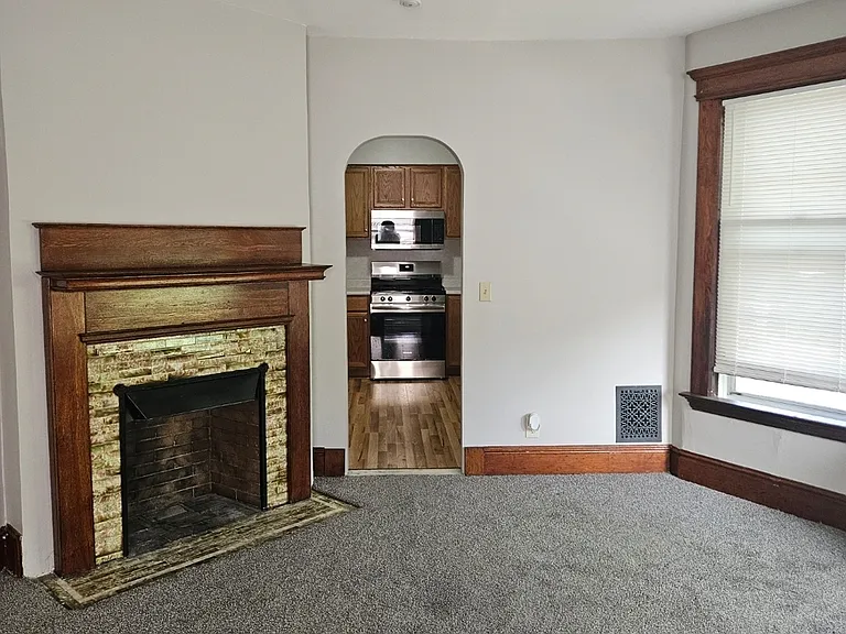 583 Washington Ave — Photo 4