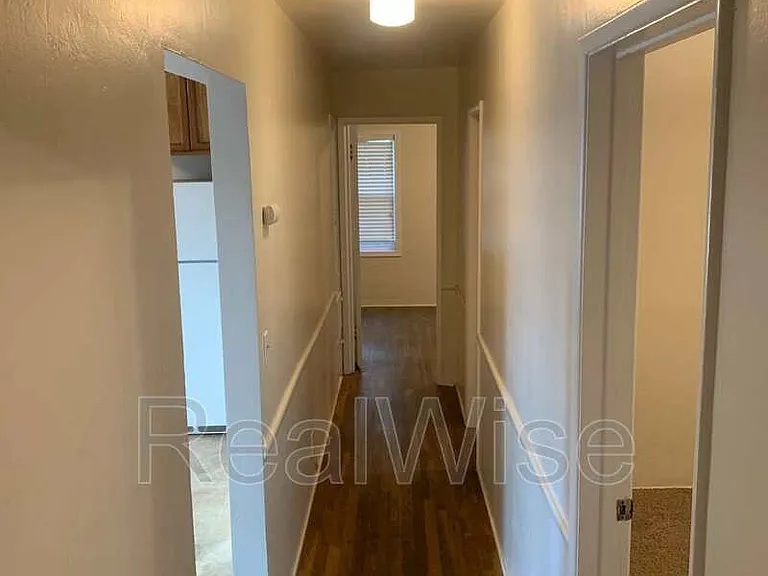 443 NE Baker Dr — Photo 8