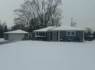 W148N6297 Pocahontas Dr, Menomonee Falls, WI 53051