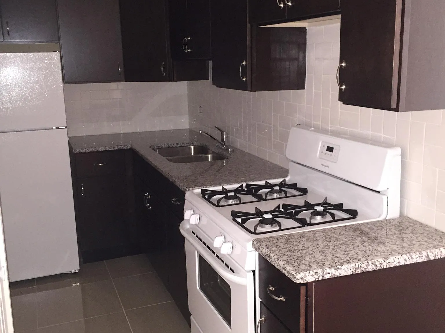 1025 W Hollywood Ave — Photo 2