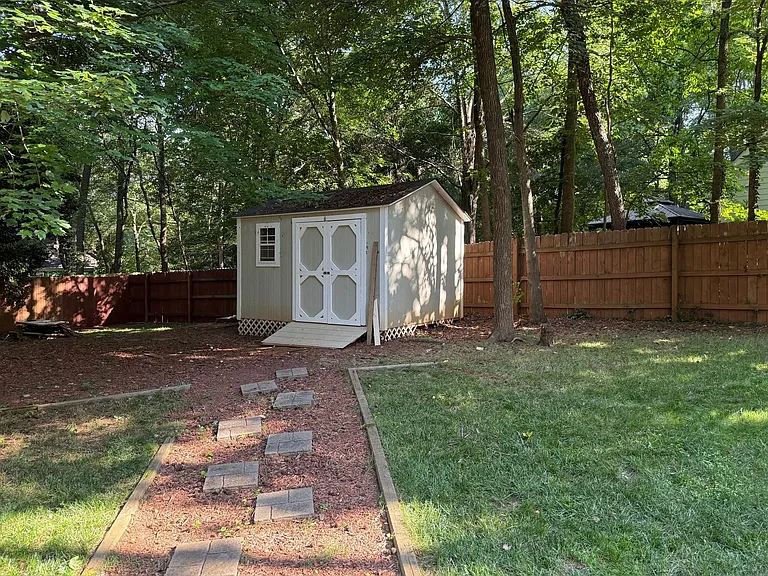 203 Aurora Ln — Photo 14