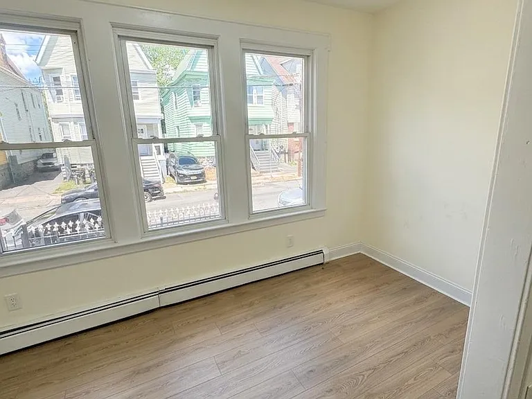 186 Isabella Ave #1 — Photo 6