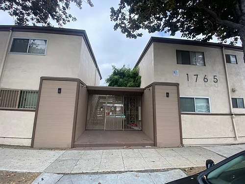 1765 Magnolia Ave Photo 1