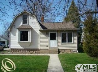 409 Elm St, Holly, MI 48442