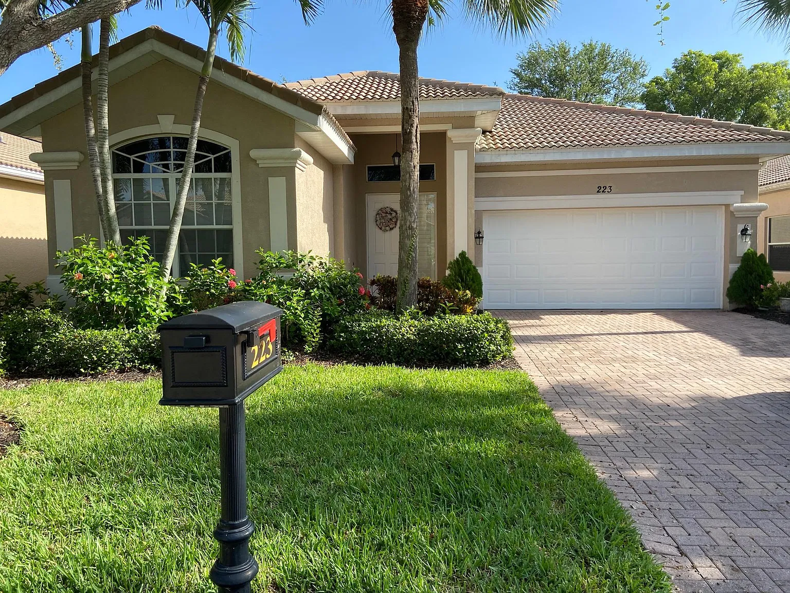 3 bed, 1793 sqft, $3,515 — Photo 1