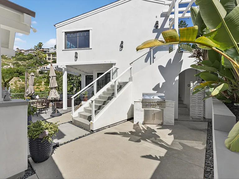 405 Blumont St — Photo 68