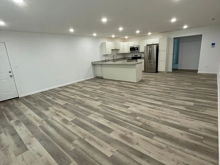 432 E James Dr — Photo 4