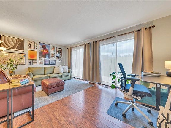 5th image of 2615 Glade Dr
