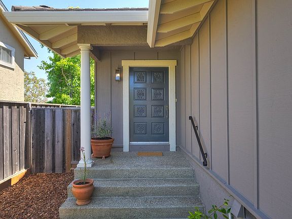 4th image of 2057 Fairmont Dr