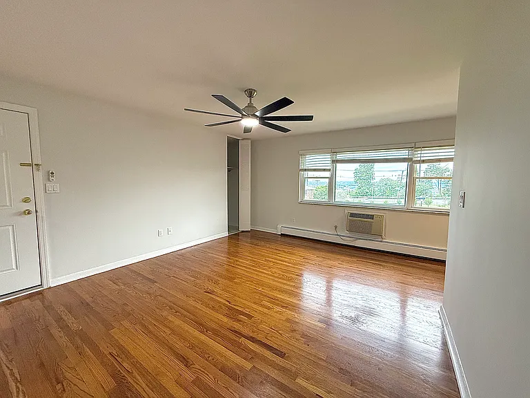 455 Fairview Ave #22 — Photo 3