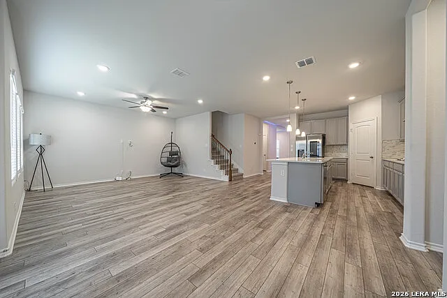6831 Alaskan Way — Photo 28