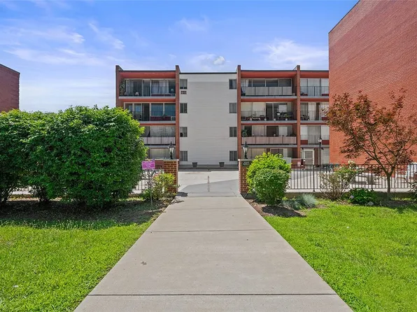 446 Hoodridge Dr APT 307, Pittsburgh, PA 15234
