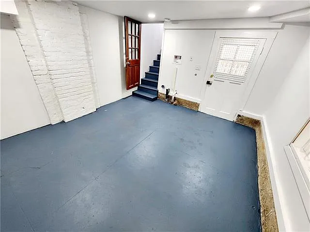 4834 Banks St — Photo 10