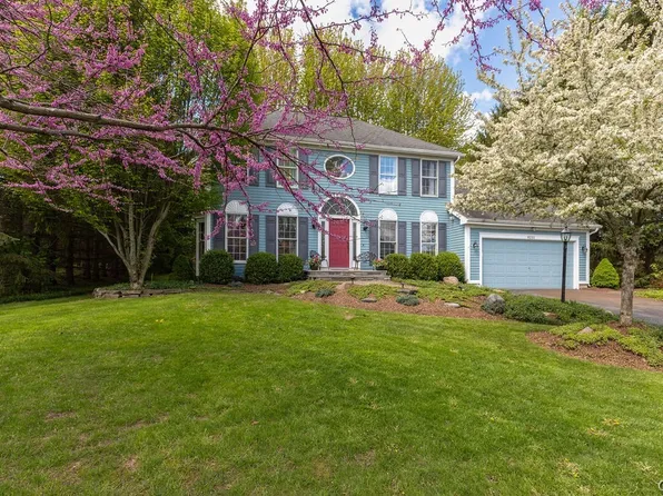 8233 Turnstone Dr, Manlius, NY 13104
