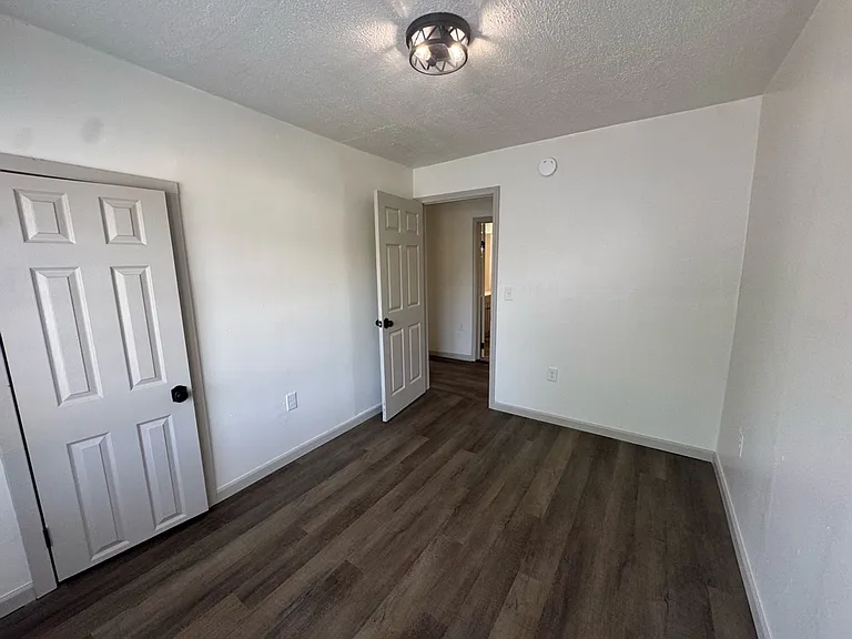 1113 Bloomingdale Pike — Photo 8