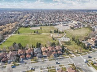 6045 Grossbeak Dr, Mississauga, ON L5N 5W9