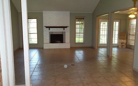 5th image of 401 Magdalena Dr