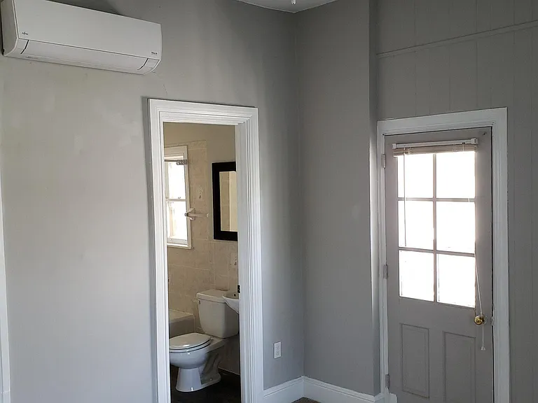 645 W Chestnut St #2 — Photo 18