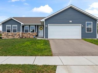 2215 Red Barn Ln, Beloit, WI 53511
