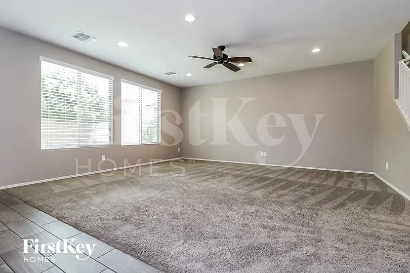 4 bed, 2.5 bath, 2117 sqft, $2,740 — Photo 4