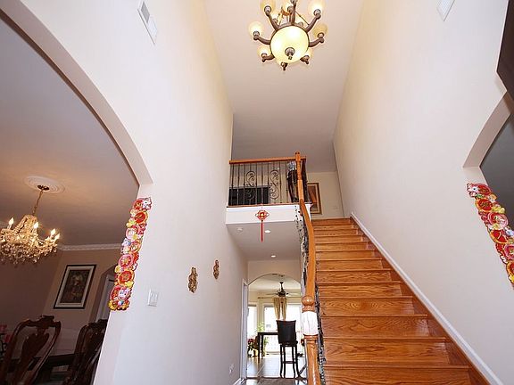 3rd image of 460 Darlington Ave