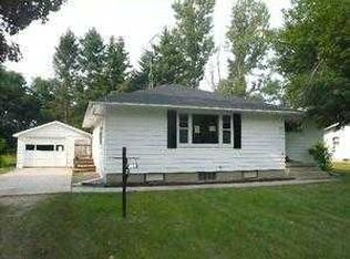 518 W Chestnut St, Pardeeville, WI 53954