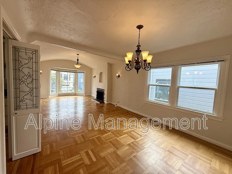 658 Rockdale Dr #MAIN — Photo 8