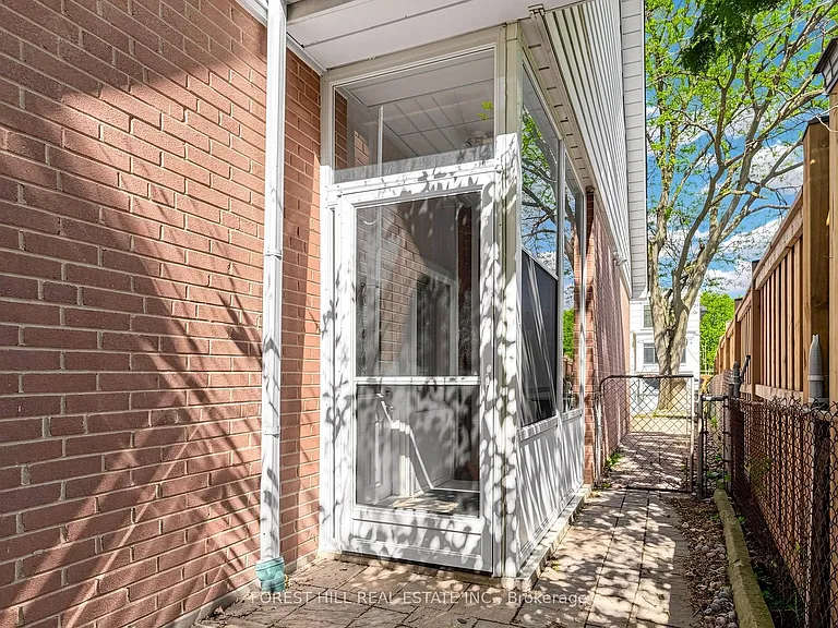 32 Wycliffe Cres — Photo 45