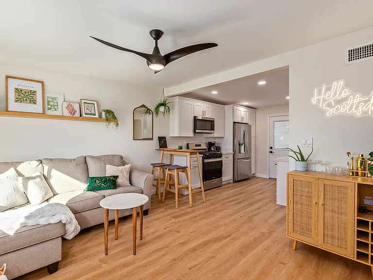 930 E Henry St #B — Photo 19