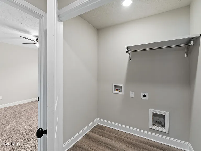 2097 Limerick Ct — Photo 21