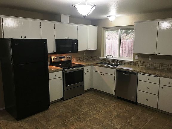 #9921 Kitchen view 1