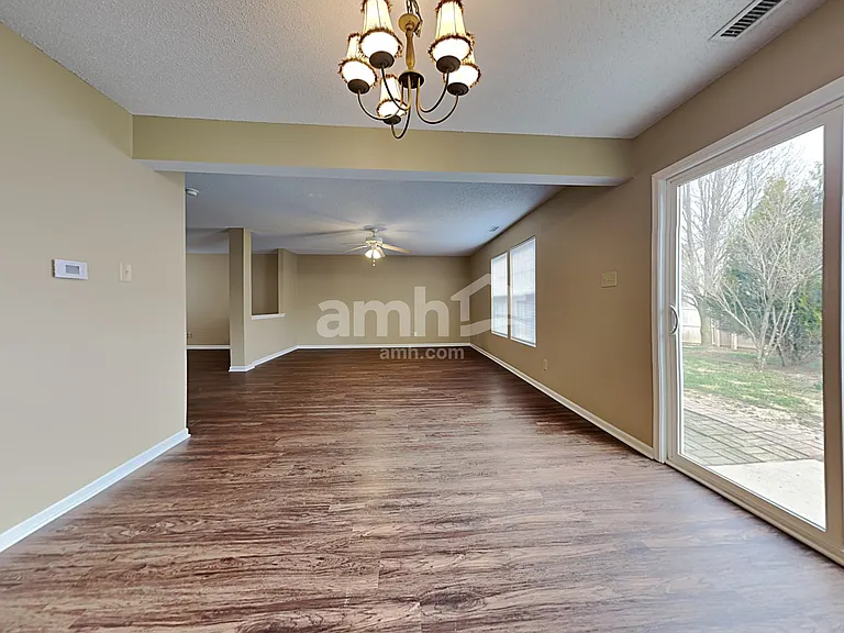 786 Hickory Pine Dr — Photo 4