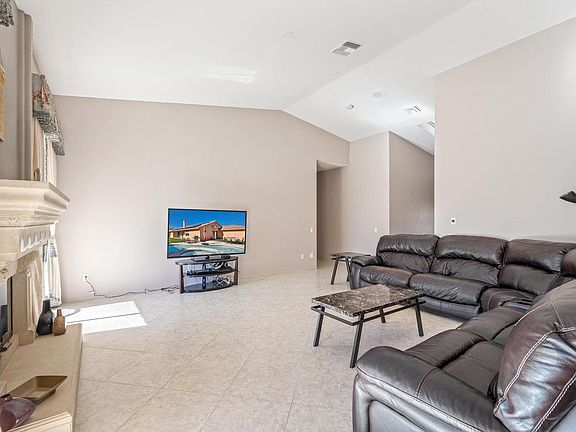 3rd image of 39364 Beringer Dr