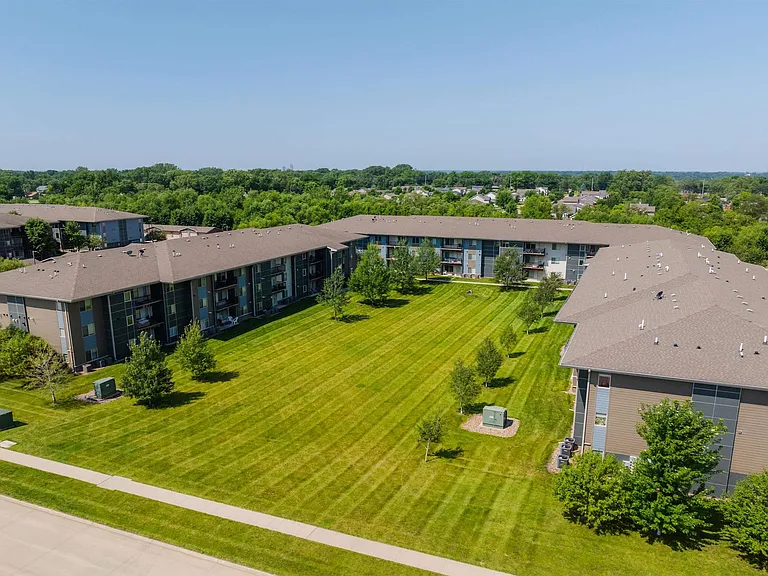Capitol Grove Apartments — Photo 39