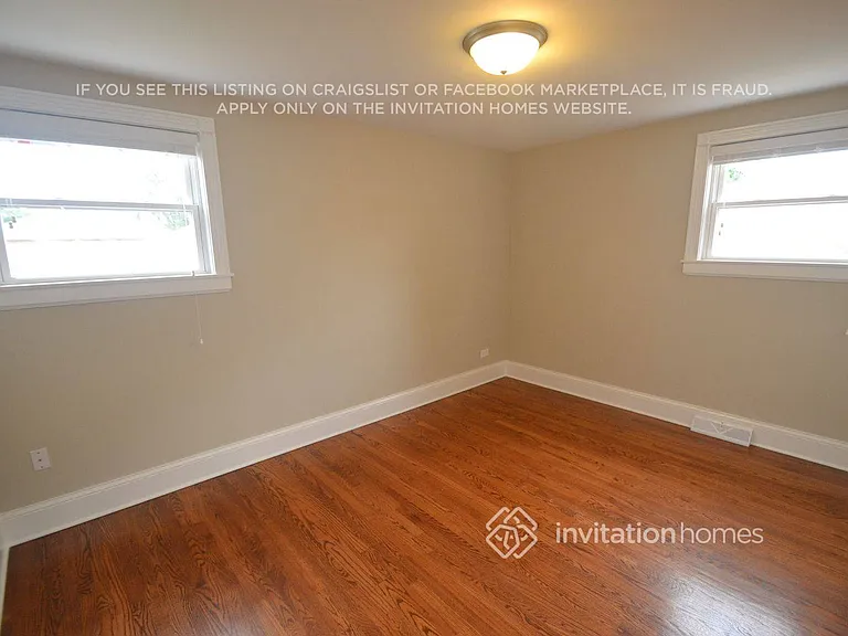 2403 Lincoln St — Photo 6