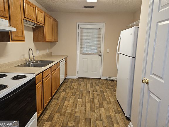 4th image of 1210 Beaver Creek Dr #B