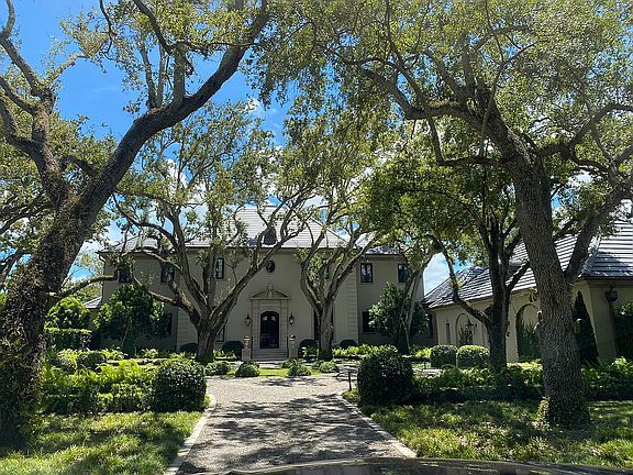 2nd image of 5420 Banyan Dr