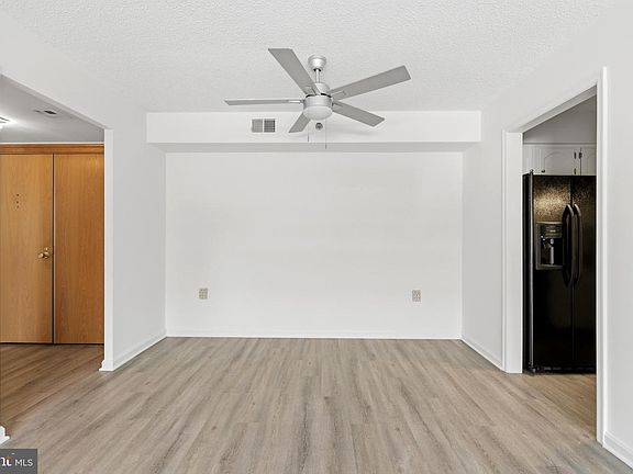 5th image of 1301 N Courthouse Rd APT 1205