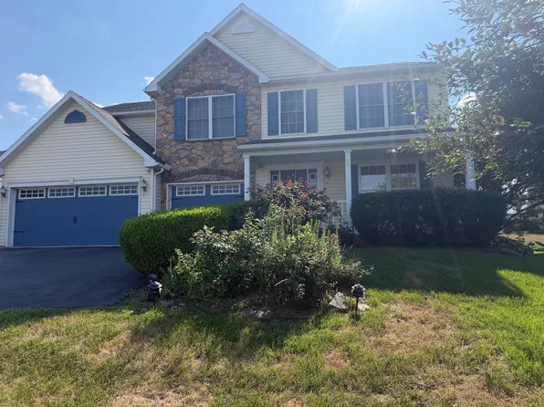 1014 Helm Ln, Reading, PA 19605