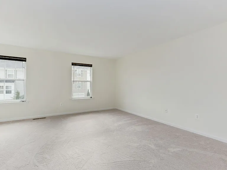 119 Monticello Sq — Photo 23