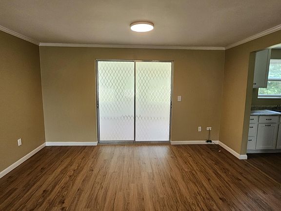 5th image of 4054 Fairbanks Dr