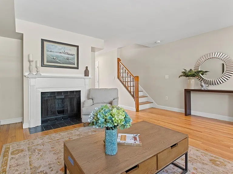 111 Alban St #5 — Photo 1