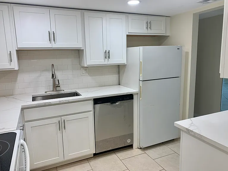 4364 NW 9th Ave #15-3B — Photo 5