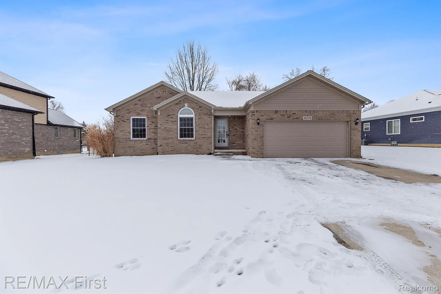 35774 Orchard Ln photo 1