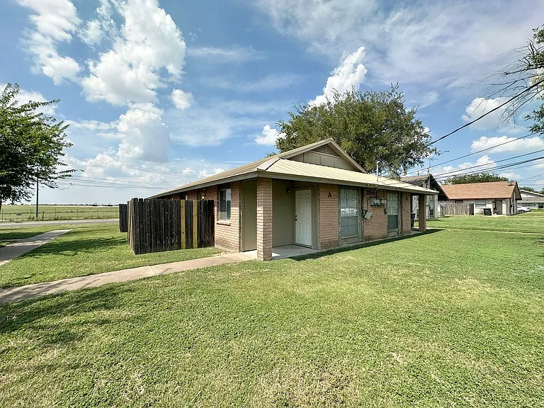 2104 N WS Young Dr — Photo 17