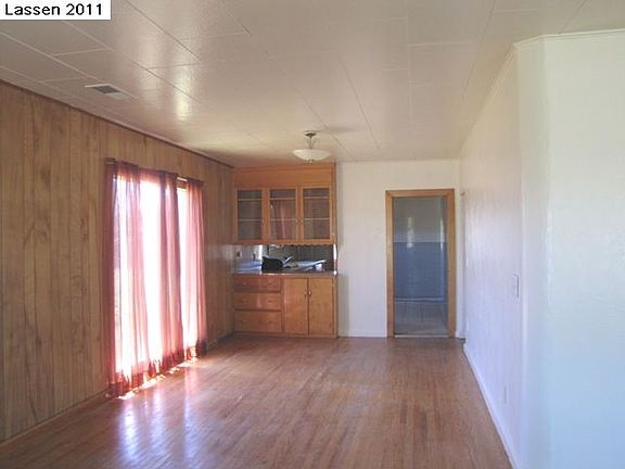 3rd image of 718 820th Hwy #395-E
