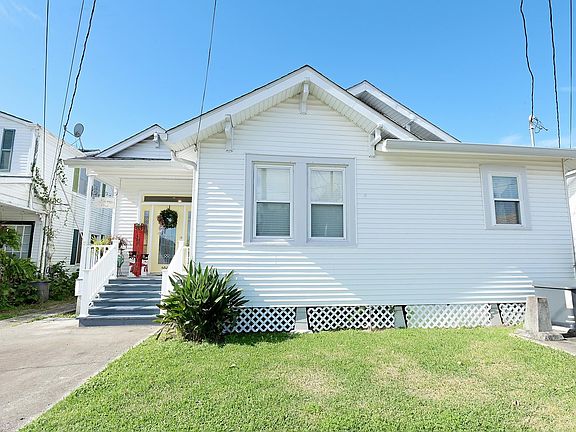 3rd image of 1044 Jackson St